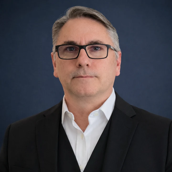 Luis R. Bueno, Founder of EngagePriority